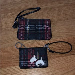 Small wristlet with its matching coin purse